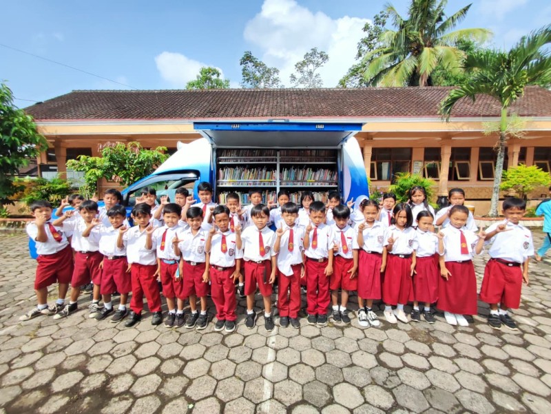 Layanan Perpustakaan Keliling di SDN 1 Ngadimulyo Kedu