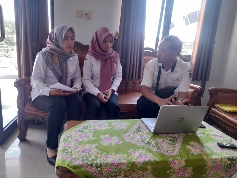 Pendataan perpustakaan di desa Sanggrahan