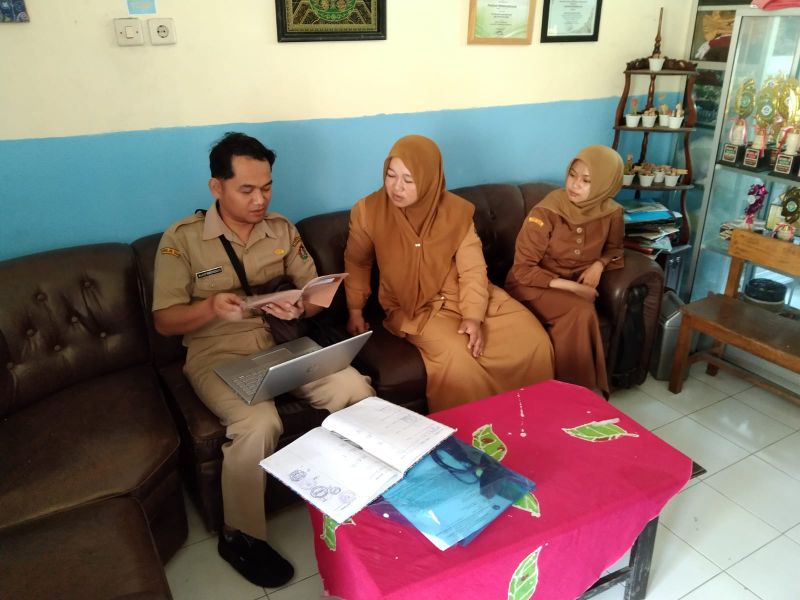Layanan Perpustakaan Keliling di SDN Karangtejo Kedu (Pengembalian buku)