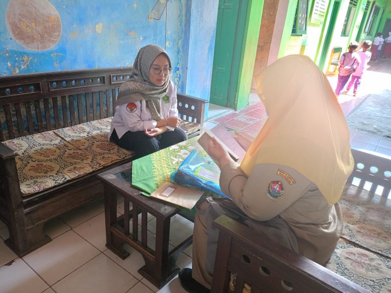 Layanan Perpustakaan Keliling di MI Al Islam Pare Kranggan (Penagihan Penarikan Buku)
