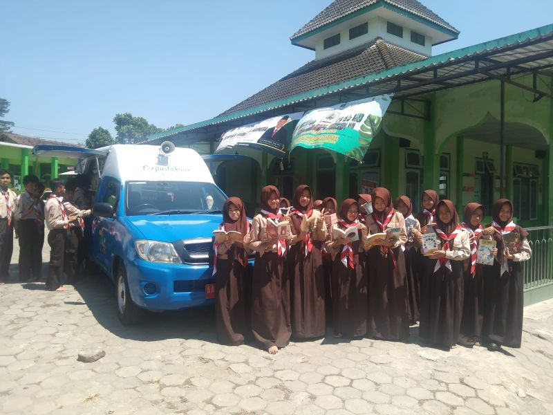 Layanan Perpustakaan Keliling di MTSN 2 Temanggung