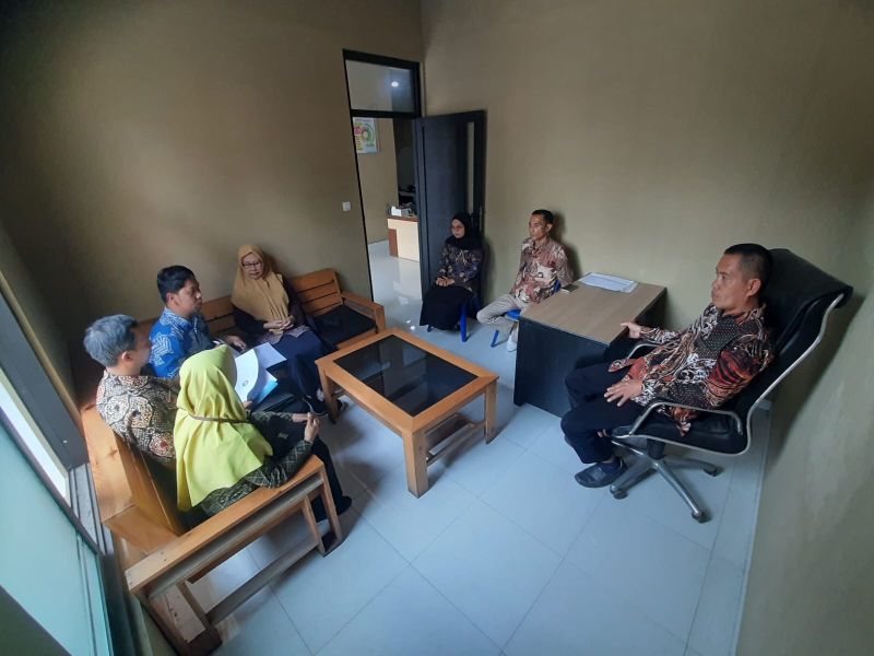 Pembinaan penyusunan SOP Kearsipan  di Desa Bejen