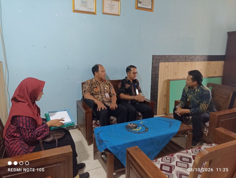 Pembinaan SOP Pengurusan Surat Masuk dan Surat Keluar di  desa Tretep
